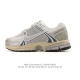 Nike 耐克夏季 Zoom Vomero 5 运动鞋休闲训练跑步鞋，Nike Zoom Vomero 5 运动鞋妥帖包覆足部，提供透气支撑效果。耐穿材料组合设