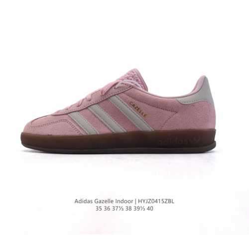 公司级 阿迪达斯 Adidas Originals Gazelle Indoor 复古三叶草防滑透明橡胶板鞋经典运动鞋。这款经典鞋,忠于原版设计,缀撞色三条纹和