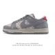 公司级 耐克 Nike Sb Dunk Low Pro 运动鞋复古板鞋 路易威登联名。采用柔软皮革织物拼接鞋面，经久耐穿，塑就如元年款 Dunk 般的复古质感。