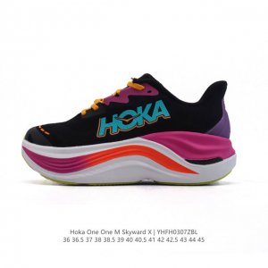 200 【公司级】Hoka One One推出全新路跑训练鞋款Skyward X厚底增高运动老爹鞋，助力跑者轻松开跑。Hoka推出了一款定位于顶级缓震的现象级跑