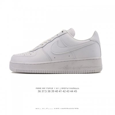 耐克 Nike Air Force 1 '07 Low 空军一号含气垫 低帮 小白鞋 百搭厚底增高休闲运动板鞋。柔软、弹性十足的缓震性能和出色的中底设计，横跨复