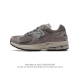 真标 新百伦 New Balance 2002R 跑鞋 男女运动鞋厚底老爹鞋。沿袭了面世之初的经典科技，以 ENCAP 中底配以升级版 N-ERGY 缓震物料。