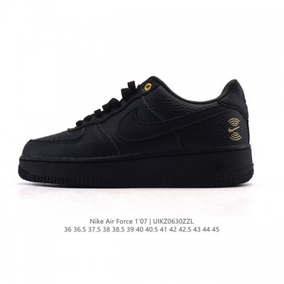 耐克 Nike Air Force 1 '07 Low 空军一号含气垫 小白鞋 低帮百搭厚底增高休闲运动板鞋。柔软、弹性十足的缓震性能和出色的中底设计，横跨复古