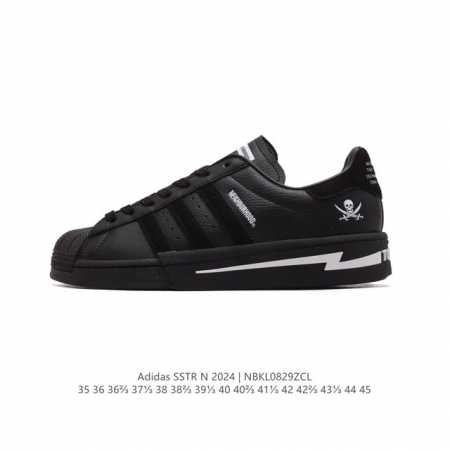 阿迪达斯 Adidas Superstar 三叶草经典贝壳头系列 新款休闲板鞋潮流男女士运动鞋 。鞋面柔软皮革材质 标志性的贝壳鞋头，锯齿三条纹，简约的线条。就 - 点击图像关闭