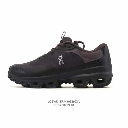 Loewe 罗意威 X On 昂跑全新合作系列运动鞋 时尚老爹鞋，品牌与瑞士高性能运动品牌On携手打造的此系列作品专为城市与户外生活而设，充分彰显蕴含可持续理念