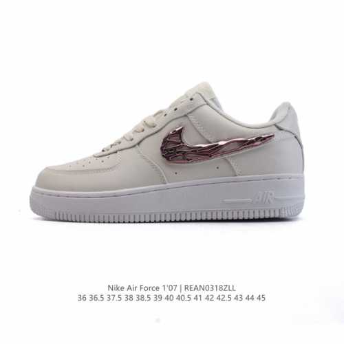 130 耐克 Nike Air Force 1 '07 Low 空军一号含气垫 小白鞋 低帮百搭厚底增高休闲运动板鞋。柔软、弹性十足的缓震性能和出色的中底设计，