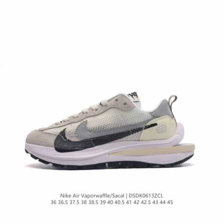 真标 耐克 Sacai X Nike Vaporwaffle 华夫三代3.0 走秀重磅联名款运动鞋 。鞋款由pegasus与vaporfly两款鞋型的设计元素共 - 点击图像关闭