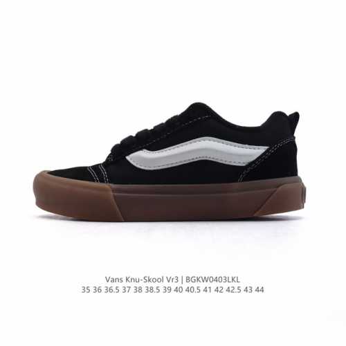 万斯 Vans Knu-Skool Vr3 Lx 面包鞋皮革拼接鞋面。坎普尔 茱利安系列低帮复古硫化休闲运动板鞋“肥胖版大Logo”要说整个年最为热门的鞋型之一