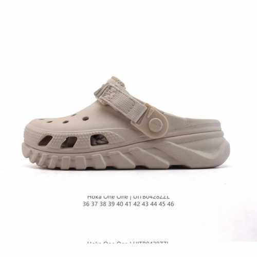 公司级 Crocs 沙滩洞洞鞋 榴莲造型鞋面男女士休闲厚底增高凉拖鞋 卡骆驰明星同款 厚底增高凸显大长腿沙滩鞋 选择尺码时 建议选大一码 脚感更舒适 这款没有鞋