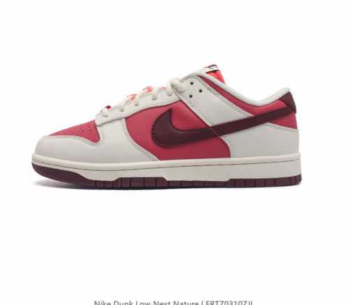 耐克nike Dunk Low 板鞋 Sb系列经典百搭休闲运动板鞋加厚鞋舌的填充 使舒适性大大提升 同时也更方便穿脱中底部分则加入了脚感柔软舒适zoomair气