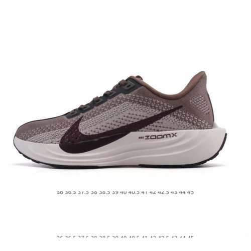 耐克 Nike Reactx Pegasus Plus Next Nature 超级飞马跑步鞋 厚底增高运动老爹鞋。登月兼顾迅疾外观和稳固脚感，后跟覆面和中足动