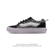 万斯 Vans Knu-Skool VR3 LX 面包鞋帆布鞋面。坎普尔 茱利安系列低帮复古硫化休闲运动板鞋“肥胖版大LOGO”要说整个年最为热门的鞋型之一，