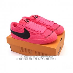 耐克 Nike Blazer Low '77 Jumbo 运动鞋 抓地板鞋 革新重塑经典街头人气鞋款 采用人气传统外观 巧搭大号耐克勾勾设计和宽大鞋带 柔软泡绵