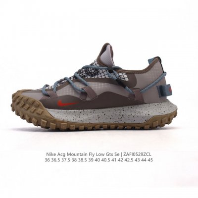 耐克 Nike Acg Mountain Fly Low Gtx Se 男女子运动鞋户外登山徒步鞋。采用匠心设计，打造耐穿迅疾风格，让你在沙漠、峡谷和深山中探险