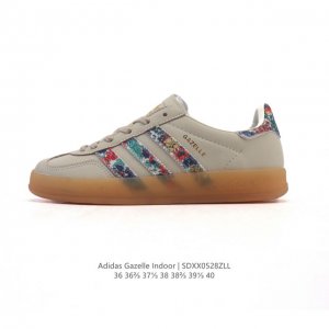 公司级 阿迪达斯 Adidas Originals Gazelle Indoor复古三叶草防滑透明橡胶板鞋经典运动鞋 这款经典鞋,忠于原版设计,缀撞色三条纹和鞋