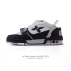 lv Skate Sneaker 路易威登 2025年新款运动板鞋 蛇年限定 春夏秀场初次亮相，此次以粒面牛皮革焕新呈现。加垫鞋领和鞋舌援引滑板鞋设计，科技鞋带