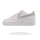 耐克 Nike Air Force 1 '07 Low 空军一号含气垫 低帮小白鞋 百搭厚底增高休闲运动板鞋。柔软、弹性十足的缓震性能和出色的中底设计，横跨复古