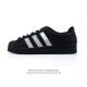 160 阿迪达斯 Adidas Superstar 三叶草经典贝壳头系列 新款休闲板鞋潮流男女士运动鞋 。鞋面柔软皮革材质 标志性的贝壳鞋头，锯齿三条纹，简约的