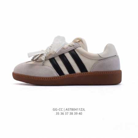 新品公司级 Gg Cc 女鞋 德训鞋 经典休闲运动鞋奢侈品百搭板鞋，阿迪达斯同款德训鞋 T字头 珍珠蝴蝶结不挑衣服穿，也不挑包，随便搭。它穿上脚超级舒服，很软。 - 点击图像关闭