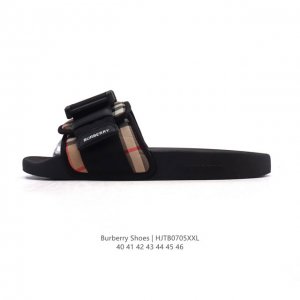 新品公司级 Burberry 巴宝莉 经典复古 时尚简约 网布透气 舒适轻便 露趾 平底 套穿 一字 拖鞋 4076218巴宝莉拖鞋！轻奢感拉满的夏日必备！整个