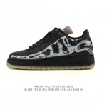 公司级 耐克 Nike Air Force 1 Skeleton 骨骼万圣节骨头 夜光空军一号运动鞋 低帮板鞋全新升级鞋面花纹 透视荧光大底 脚部的骨骼侧透效果