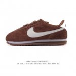 Nike Classic Cortez Nylon 耐克阿甘鞋男女子运动鞋。秉承元年款经典风格，糅合防水鞋面设计，令双足保持干爽舒适。防水锦纶鞋面强势抵御风雨侵