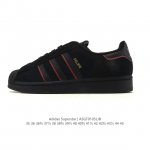 阿迪达斯 Adidas Superstar 三叶草经典贝壳头系列 新款休闲板鞋潮流男女士运动鞋 。鞋面柔软皮革材质 标志性的贝壳鞋头，锯齿三条纹，简约的线条。就