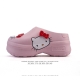 阿迪达斯 Adidas Adifom Hello Kitty 猫 蝴蝶结装饰品 夏季沙滩涉水百搭休闲拖凉拖鞋 超厚底增高 女鞋包头凉拖鞋。采用超轻95% 注塑