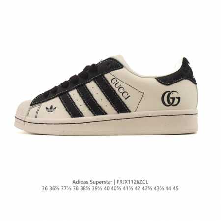 阿迪达斯 Adidas Superstar 2025年新款鞋子 经典贝壳头系列 新款休闲板鞋潮流男女士运动鞋 。鞋面皮革拼接材质 标志性的贝壳鞋头，简约的线条。 - 点击图像关闭