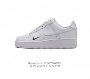 耐克 Nike Air Force 1 '07 Low 空军一号含气垫 低帮百搭厚底增高休闲运动板鞋。柔软、弹性十足的缓震性能和出色的中底设计，横跨复古与现代的