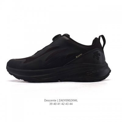 新品公司级 Descente 迪桑特Urban Outdoor系列男女款Traxis运动休闲鞋夏季新品。迪桑特的Core-Tex面料，轻薄又坚固，防水透气还防风