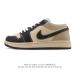 耐克 乔丹Air Jordan 1 Low Aj1 乔1 乔丹1代Aj1 低帮复古文化休闲运动篮球鞋。该鞋款从 1985 年元年款汲取设计灵感，焕新演绎简约经典