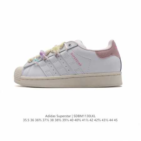 阿迪达斯 新款 Adidas Superstar 三叶草 经典贝壳头系列 新款休闲板鞋潮流男女士运动鞋 。鞋面柔软皮革材质 标志性的贝壳鞋头，锯齿三条纹，简约的 - 点击图像关闭