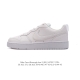 耐克 Nike 男女子运动鞋 Court Borough Low 小空军低帮板鞋。1.其皮革材质的鞋面结合网眼鞋舌，在出众外观与质感的同时提供稳固支撑，并且提升