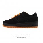 耐克 Nike Air Force 1 '07 Low 空军一号含气垫 低帮 小白鞋 百搭厚底增高休闲运动板鞋。柔软、弹性十足的缓震性能和出色的中底设计，横跨复