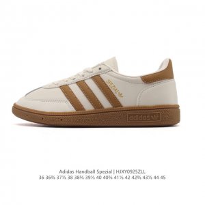 阿迪达斯 Adidas Handball Spezial 低帮三叶草学院风复古休闲板鞋 德训鞋 橡胶底柔软皮革经典运动鞋板鞋。圆头、缝合拼接设计、正面绑带、鞋舌