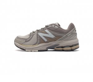 真标 Nb 新百伦 New Balance Ml860 V2 系列复古老爹风休闲运动慢跑 采用丝光猪巴皮革拼接透气网眼织物鞋面t-Beam大底提供足步弓支撑 保