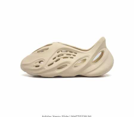 阿迪达斯 系列正品椰子鞋洞洞鞋foam外穿凉鞋防滑软底踩屎感夏款男女款凉拖鞋 酷似洞洞鞋的 Yeezy Foam Runner 更多实物照在网上曝光 今夏打算尝 - 点击图像关闭