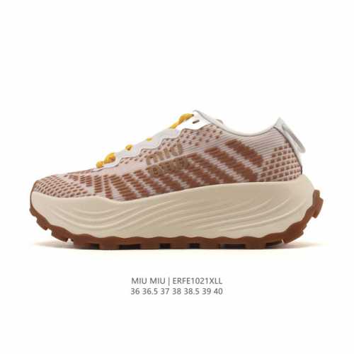 新品公司级 Miumiu厚底增高运动老爹鞋，时尚舒适之选！缪缪 Miumiu 的厚底跑鞋，以其卓越的品质和时尚感，成为了时尚达人们的宠儿。这款鞋子采用高品质的水