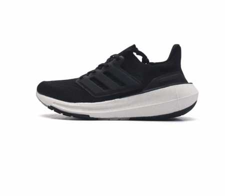 阿迪达斯 Adidas Ultraboost 轻弹系列低帮袜套式针织透气缓震休闲运动慢跑鞋 搭载light Boost中底的ultraboost跑步鞋历经10年 - 点击图像关闭