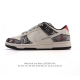 公司级 耐克 Nike Dunk Low Retro 运动鞋复古板鞋 路易威登联名，作为 80 年代经典篮球鞋款，起初专为硬木球场打造，后来成为席卷街头的时尚标