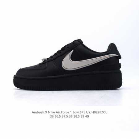 高品质 耐克 空军一号 Af1 低帮休闲板鞋 Ambush X Nk Air Force 1'07 Low Sp 空军一号联名标志性的Swoosh延伸至鞋跟之外 - 点击图像关闭