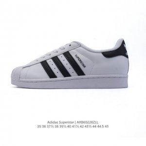 阿迪达斯 Adidas Superstar 三叶草经典贝壳头系列 新款休闲板鞋潮流男女士运动鞋 。鞋面柔软皮革材质 标志性的贝壳鞋头，锯齿三条纹，简约的线条。就