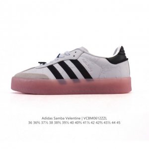 Adidas 阿迪达斯 男女款运动鞋 三叶草Samba Velentine 休闲鞋 德训鞋 2025年新款 蛇纹皮革鞋面 复古板鞋经典运动鞋。一款阿迪达斯的Sa