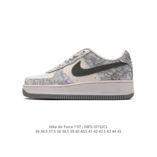 耐克 Nike Air Force 1 '07 Low 空军一号含气垫 低帮百搭厚底增高休闲运动板鞋。柔软、弹性十足的缓震性能和出色的中底设计，横跨复古与现代的