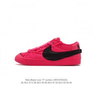 耐克 Nike Blazer Low '77 Jumbo 运动鞋，抓地板鞋，革新重塑经典街头人气鞋款，采用人气传统外观，巧搭大号耐克勾勾设计和宽大鞋带。柔软泡绵