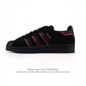 阿迪达斯 Adidas Superstar 2025年新款鞋子 蛇年新款经典贝壳头系列 新款休闲板鞋潮流男女士运动鞋 。鞋面柔软皮革拼接材质 标志性的贝壳鞋头，