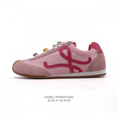 公司级 Loewe 罗意威 Ballet Runner 皮革织物拼接 简约圆头 系带 低帮 运动休闲鞋这双鞋是Loewe新发布的Ballet Runner ，被
