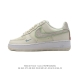 耐克nike Air Force 1 Low 空军一号 Af1 低帮百搭厚底增高休闲运动板鞋。柔软、弹性十足的缓震性能和出色的中底设计，横跨复古与现代的外型结合