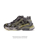 独家实拍 Ok扫描版本 纯原版本 新款balenciaga 巴黎世家-Runner 7.0 通过溢胶、做旧、缝线等细节，展示了设计师 Demna 的运动鞋风格，